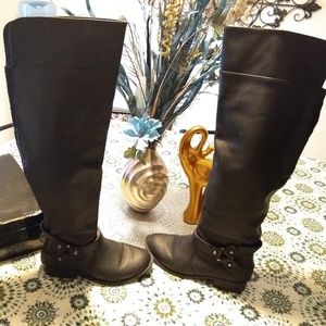 Torrid knee High Boots